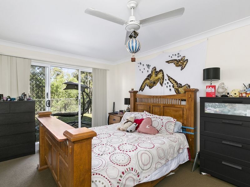 3 Ridgewood Close, Pacific Pines QLD 4211