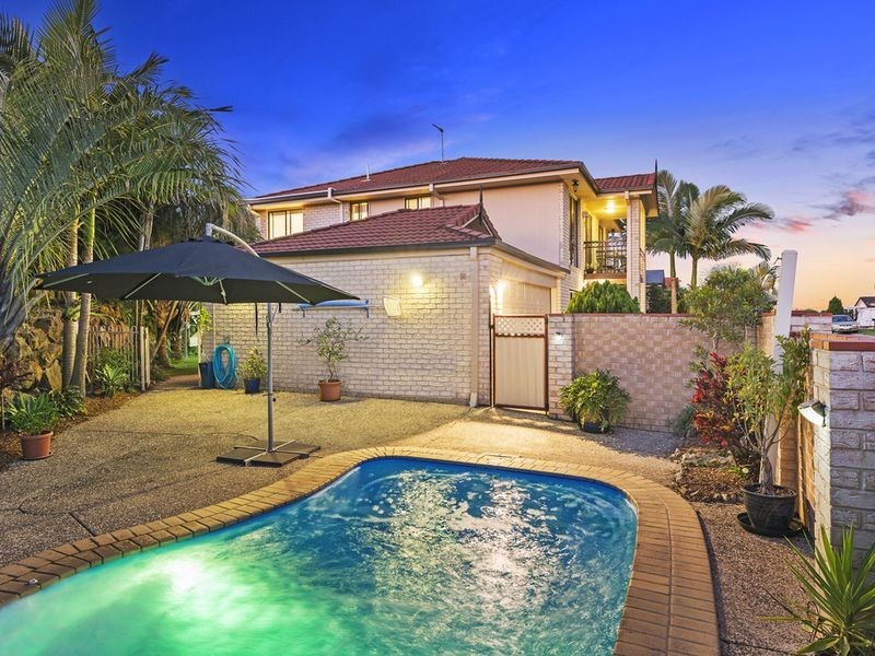 10 Sheffield Circuit, Pacific Pines QLD 4211