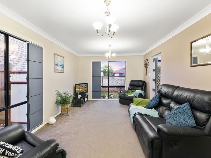 10 Sheffield Circuit, Pacific Pines QLD 4211