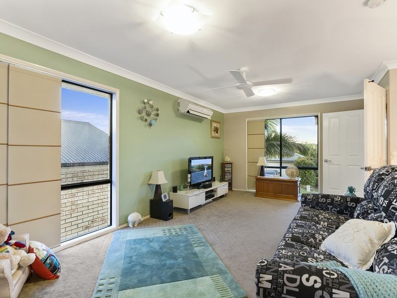 10 Sheffield Circuit, Pacific Pines QLD 4211