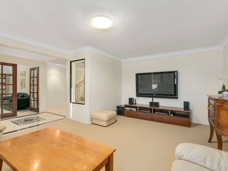 13 Hillary Circuit, Pacific Pines QLD 4211