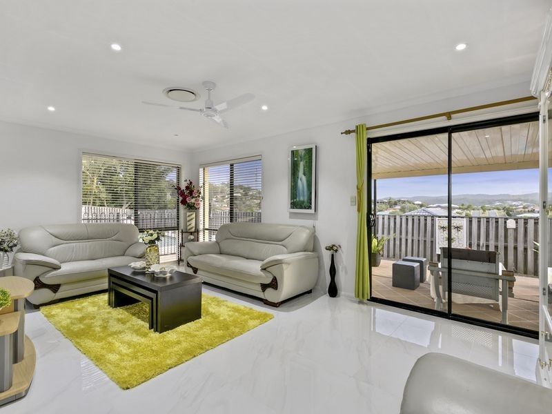 7 Cobbler Place, Pacific Pines QLD 4211