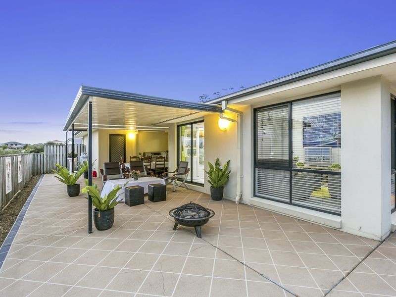 7 Cobbler Place, Pacific Pines QLD 4211