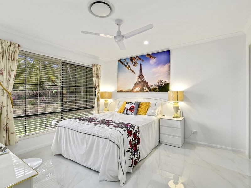 7 Cobbler Place, Pacific Pines QLD 4211