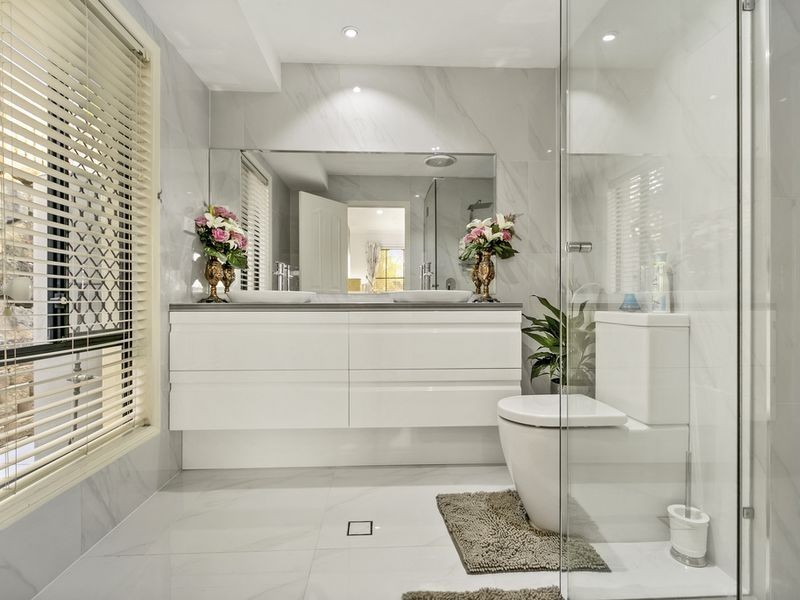 7 Cobbler Place, Pacific Pines QLD 4211