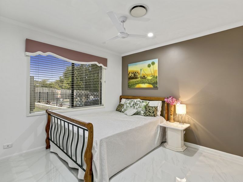 7 Cobbler Place, Pacific Pines QLD 4211