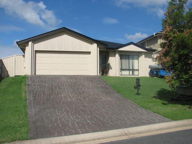 3 Irvine Street, Pacific Pines QLD 4211