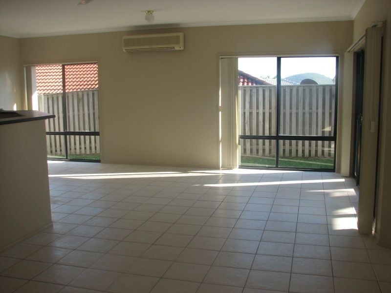 3 Irvine Street, Pacific Pines QLD 4211