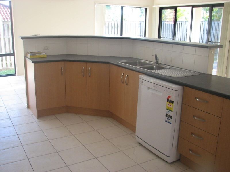 3 Irvine Street, Pacific Pines QLD 4211