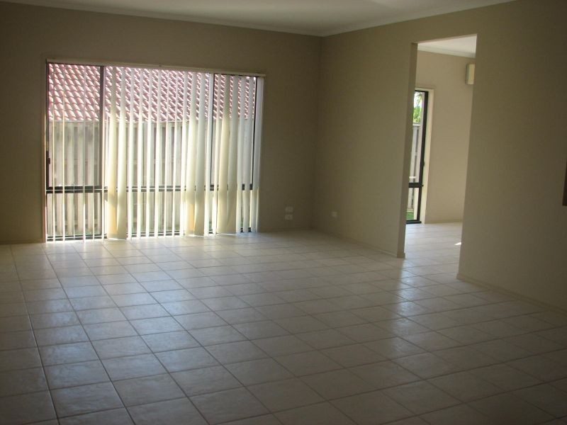 3 Irvine Street, Pacific Pines QLD 4211