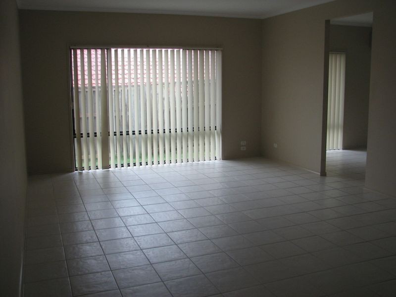 3 Irvine Street, Pacific Pines QLD 4211