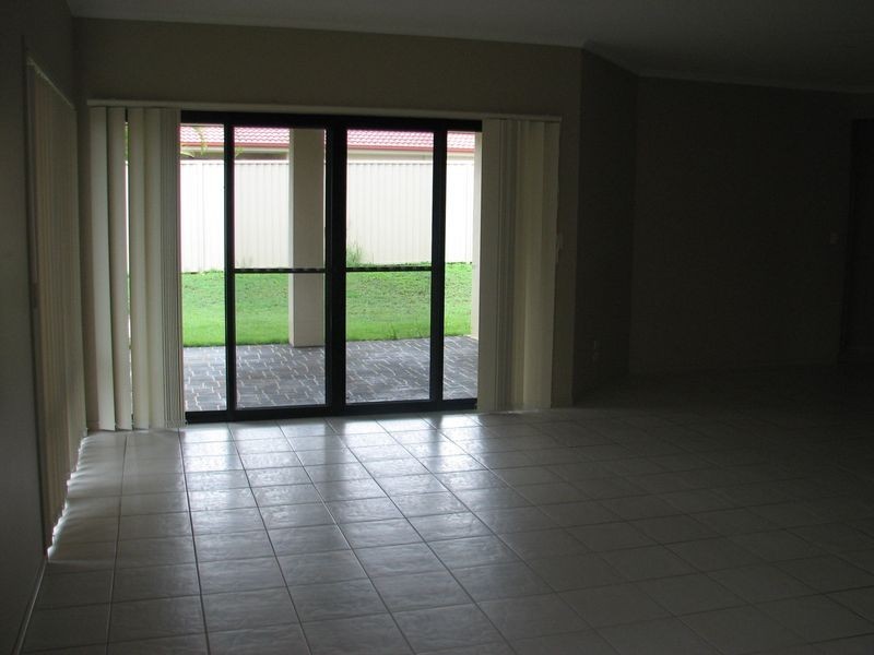 3 Irvine Street, Pacific Pines QLD 4211