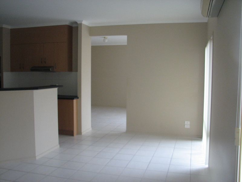 3 Irvine Street, Pacific Pines QLD 4211