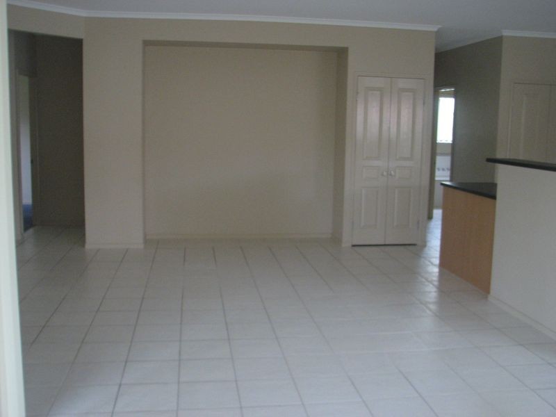 3 Irvine Street, Pacific Pines QLD 4211