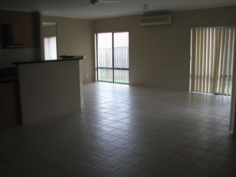 3 Irvine Street, Pacific Pines QLD 4211