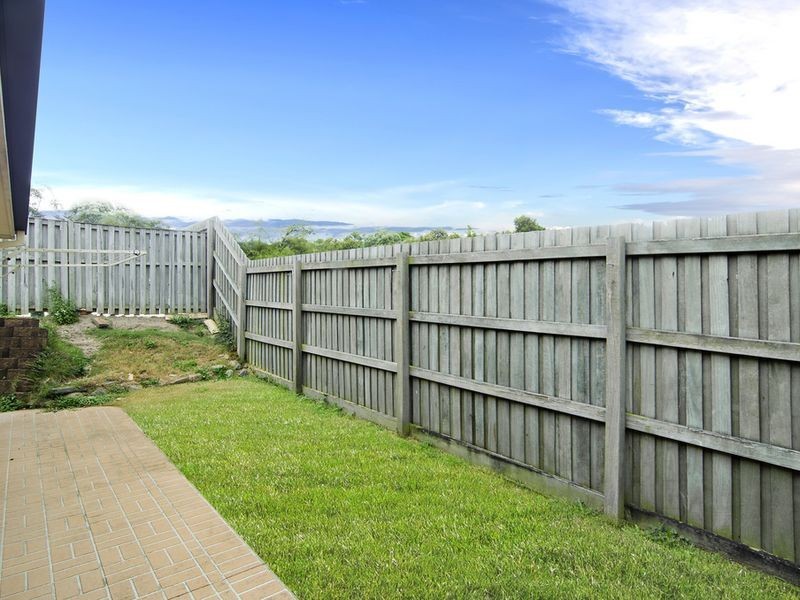 9 Murchison Street, Pacific Pines QLD 4211