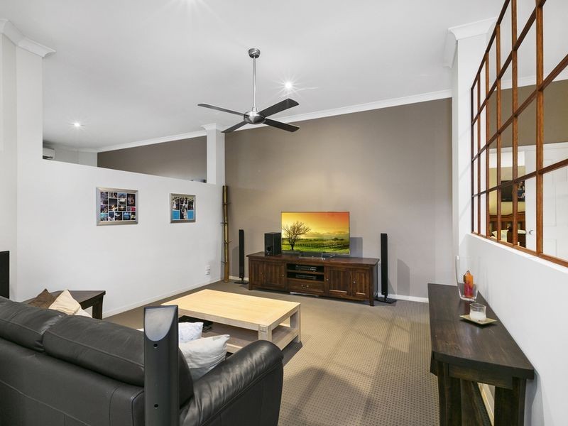 45 Howland Circuit, Pacific Pines QLD 4211