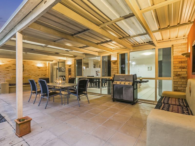 45 Howland Circuit, Pacific Pines QLD 4211