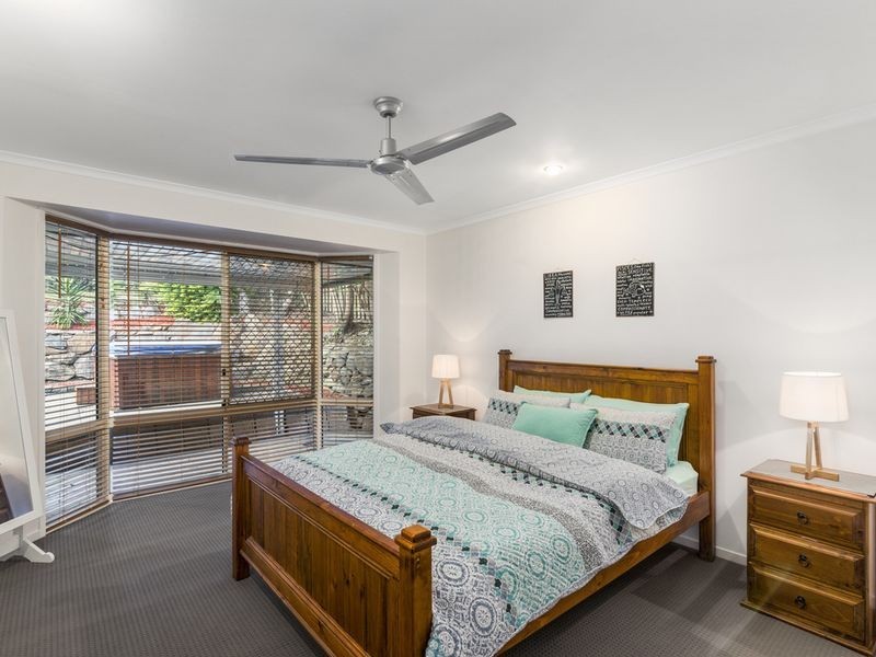 35 Nandi Terrace, Pacific Pines QLD 4211