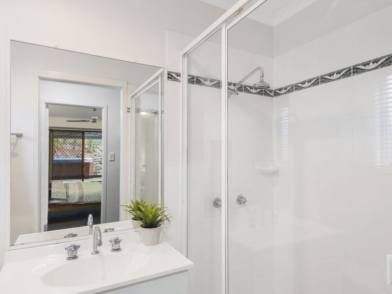 35 Nandi Terrace, Pacific Pines QLD 4211