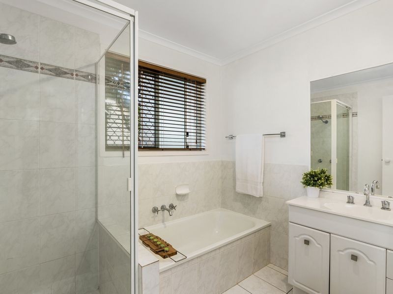 35 Nandi Terrace, Pacific Pines QLD 4211