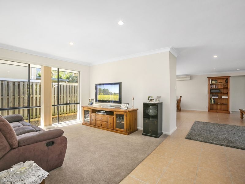 1 Napier Court, Pacific Pines QLD 4211