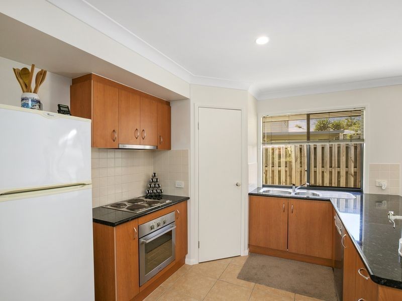 1 Napier Court, Pacific Pines QLD 4211