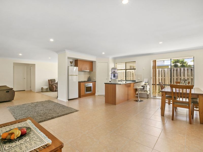 1 Napier Court, Pacific Pines QLD 4211