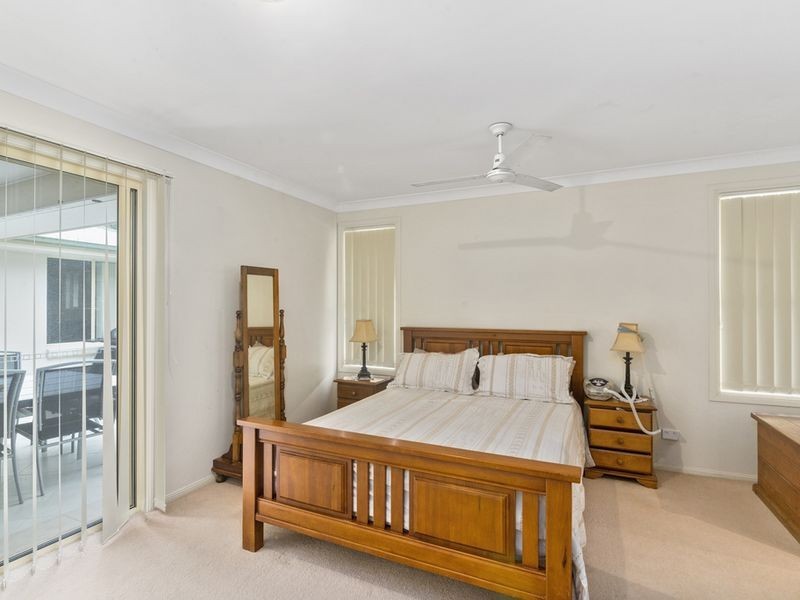 18 Bonner Court, Pacific Pines QLD 4211