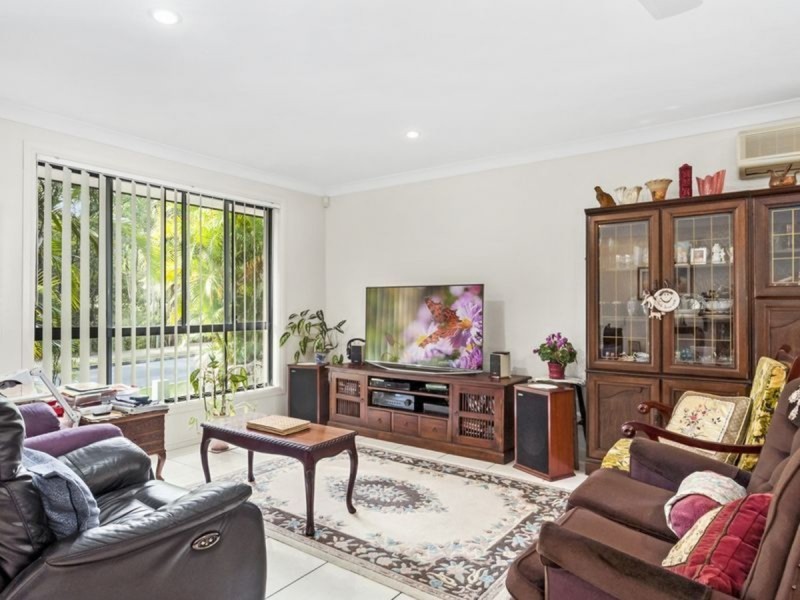 14 Bonner Court, Pacific Pines QLD 4211