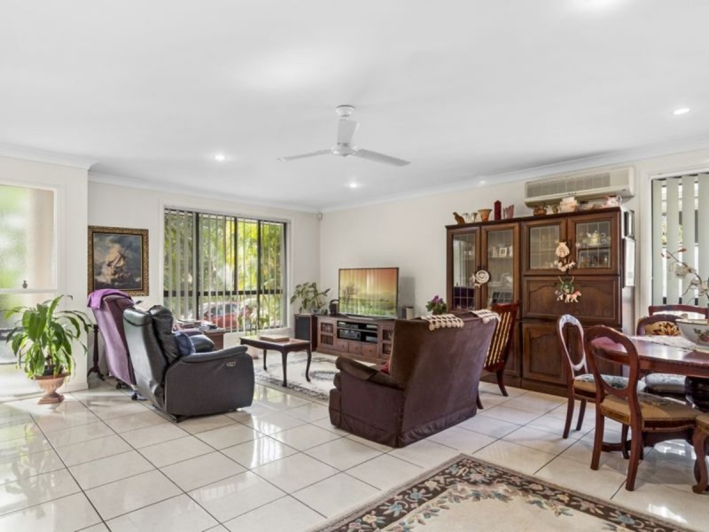 14 Bonner Court, Pacific Pines QLD 4211