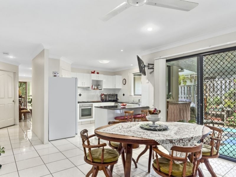 14 Bonner Court, Pacific Pines QLD 4211