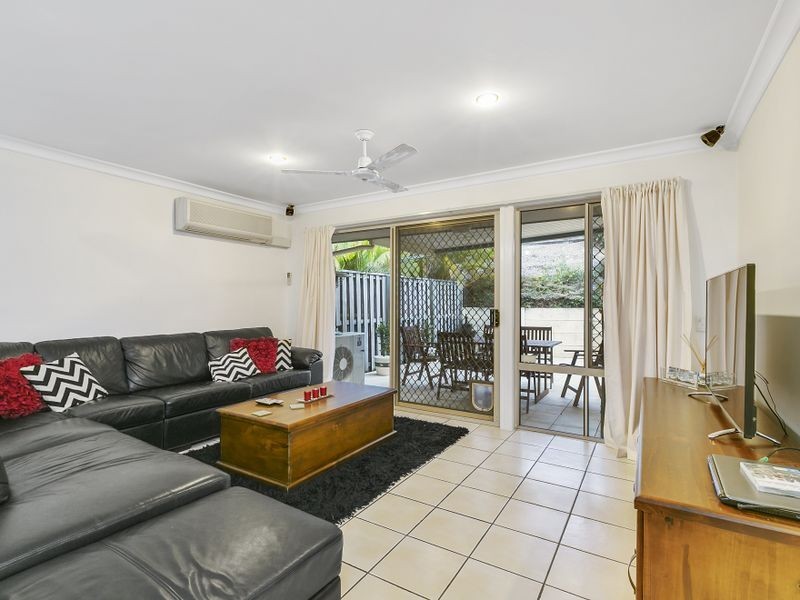 20/1 Archipelago Street, Pacific Pines QLD 4211