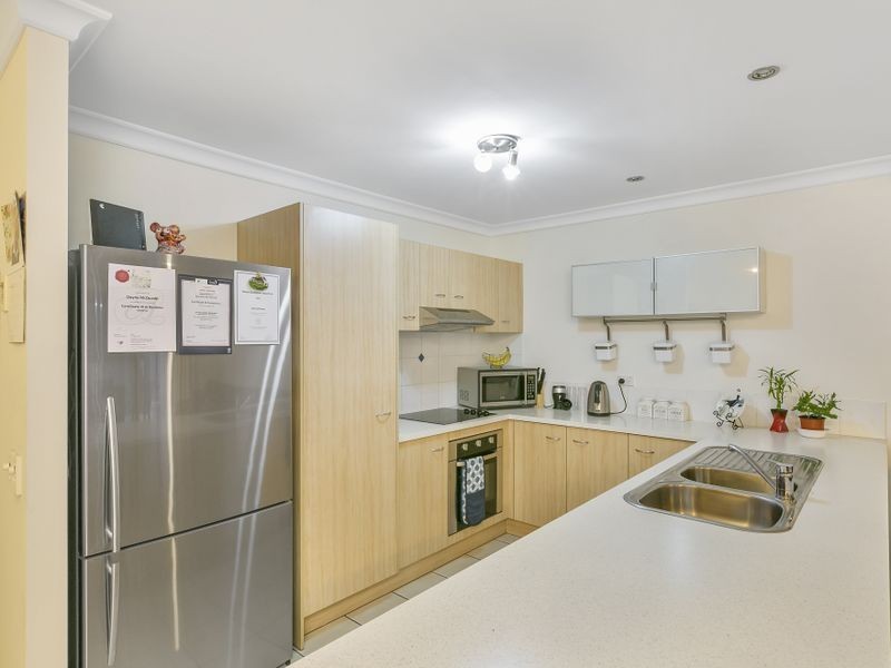20/1 Archipelago Street, Pacific Pines QLD 4211