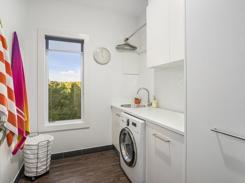 6 Clevedon Court, Maudsland QLD 4210