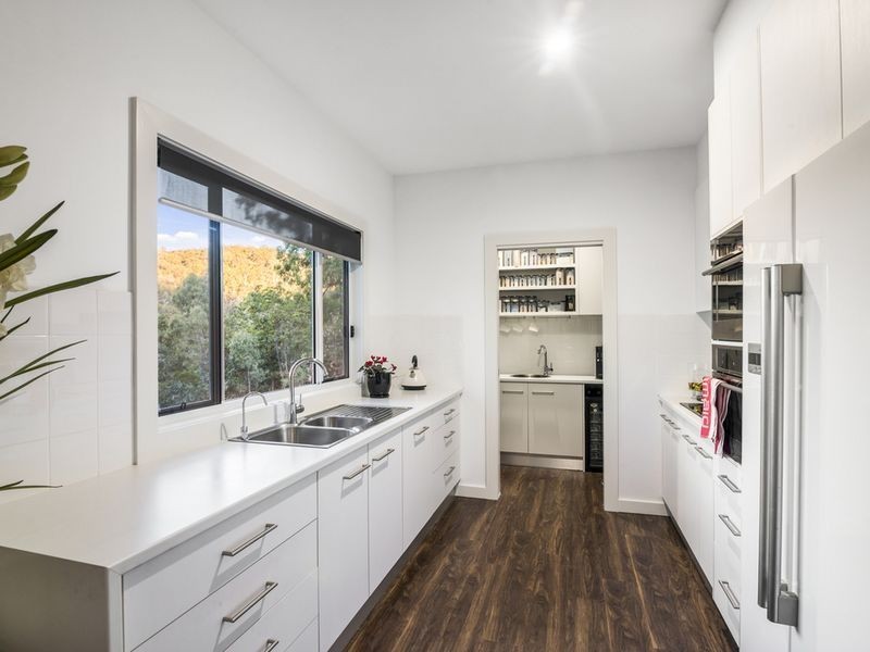 6 Clevedon Court, Maudsland QLD 4210