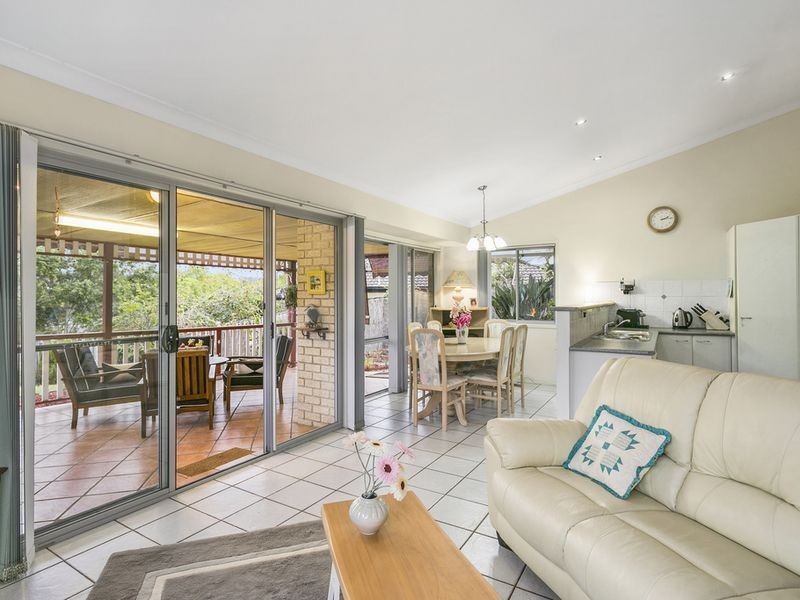 24 Antipodes Close, Pacific Pines QLD 4211