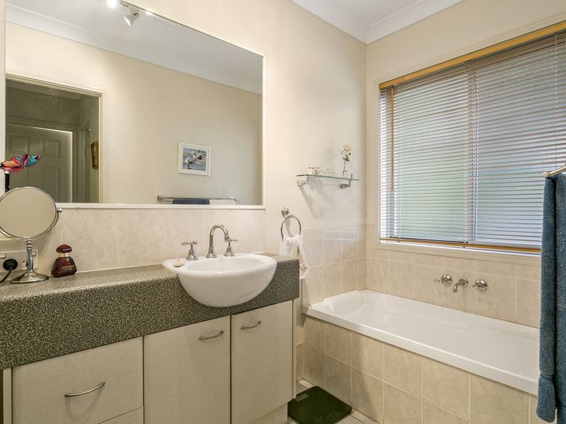 24 Antipodes Close, Pacific Pines QLD 4211