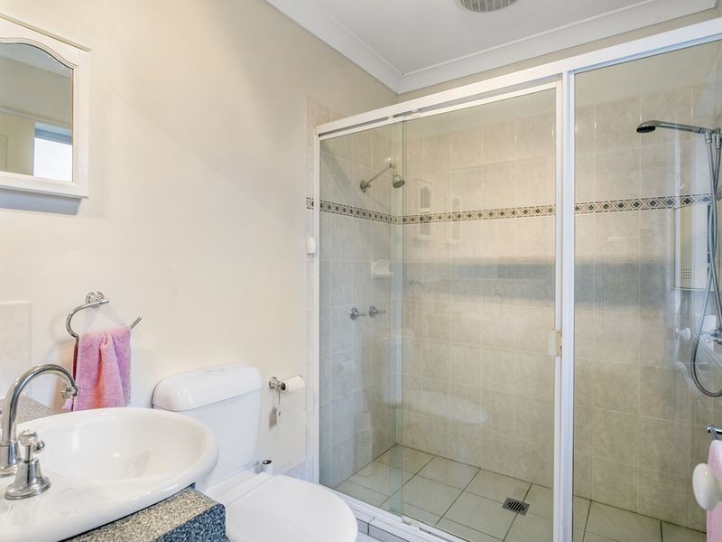 24 Antipodes Close, Pacific Pines QLD 4211
