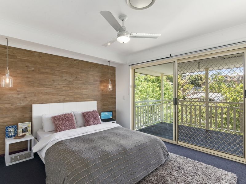 12 Avon Court, Pacific Pines QLD 4211