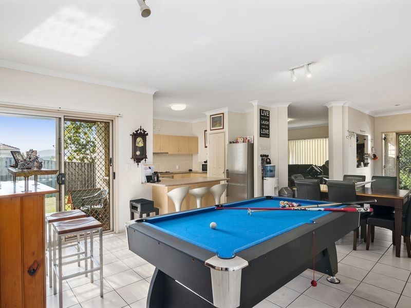 1 Cope Place, Pacific Pines QLD 4211