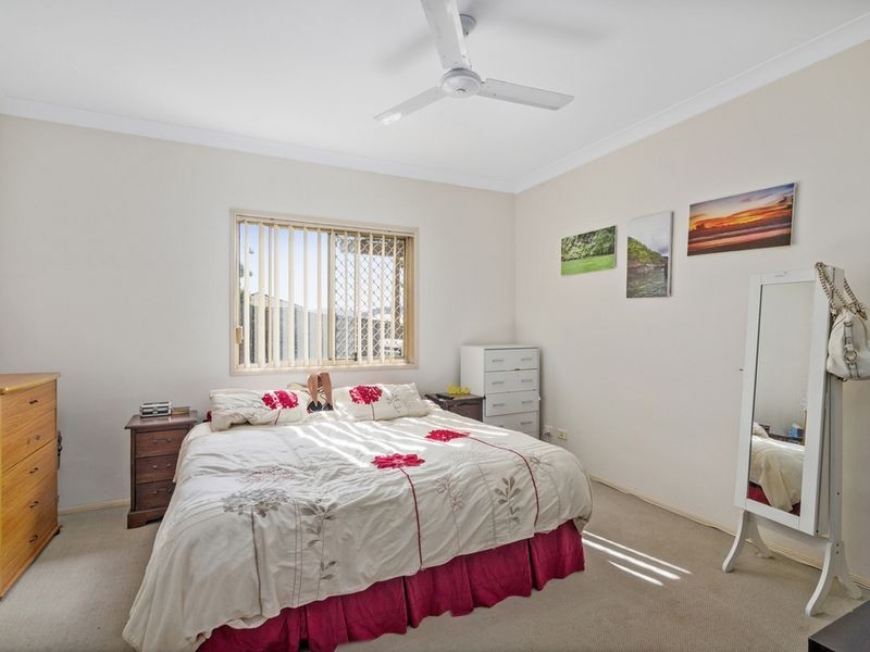 1 Cope Place, Pacific Pines QLD 4211