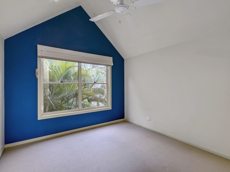 13 Phoenix Street, Pacific Pines QLD 4211