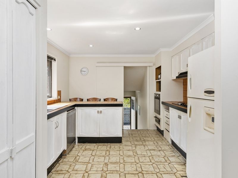10 Palona Place, Ashmore QLD 4214