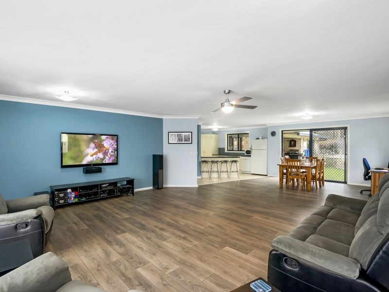 12 Taske Rise, Pacific Pines QLD 4211
