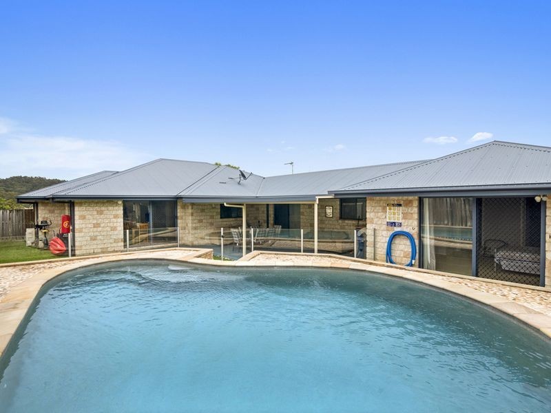 12 Taske Rise, Pacific Pines QLD 4211