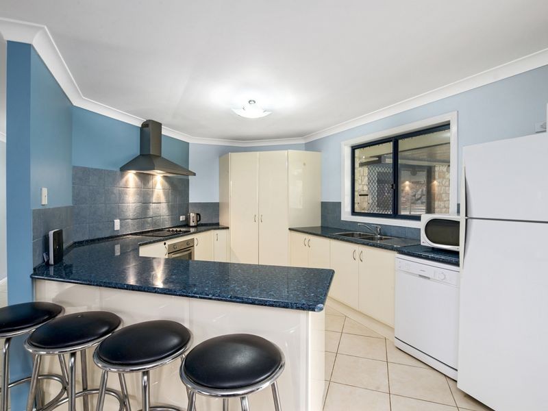 12 Taske Rise, Pacific Pines QLD 4211
