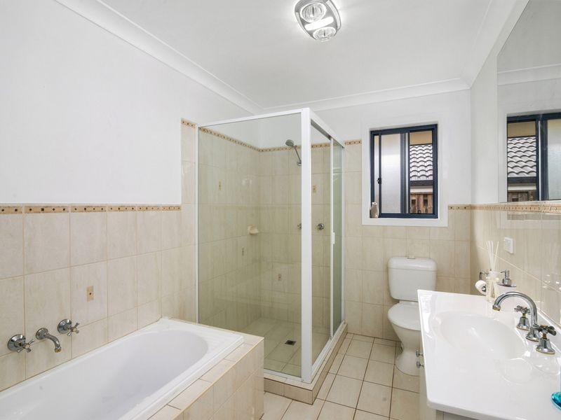 12 Taske Rise, Pacific Pines QLD 4211