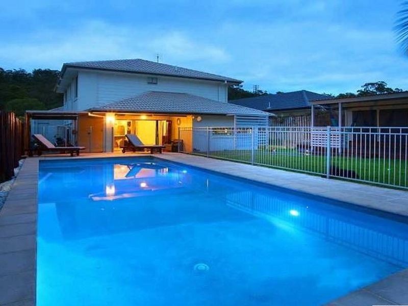 33 Barradeen Circuit, Pacific Pines QLD 4211