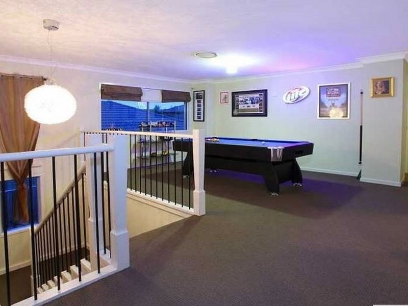 33 Barradeen Circuit, Pacific Pines QLD 4211